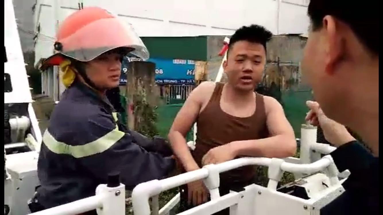 Cháy lớn quán karaoke tại Hà Tĩnh Cháy lớn quán karaoke tại Hà Tĩnh